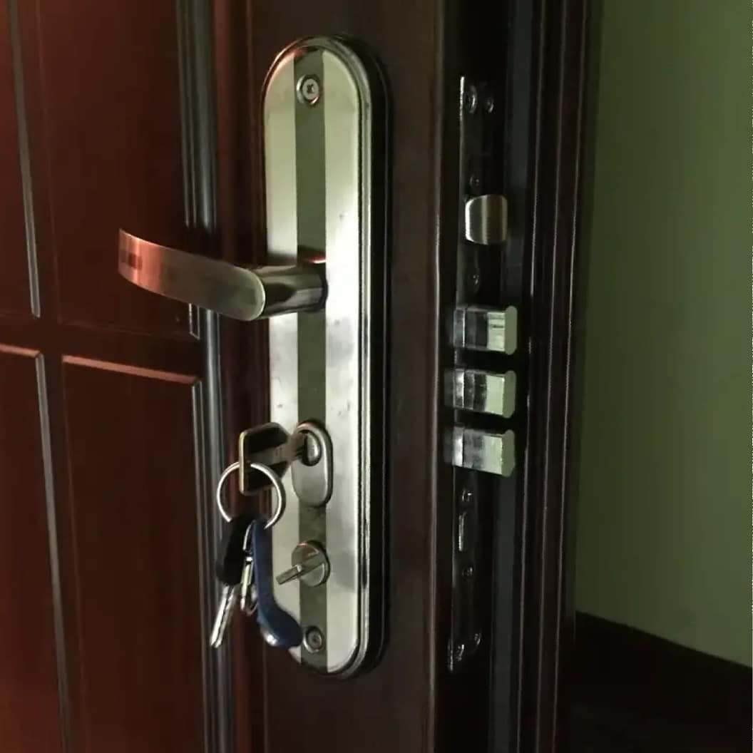 Поменять замок Master Lock на входной двери